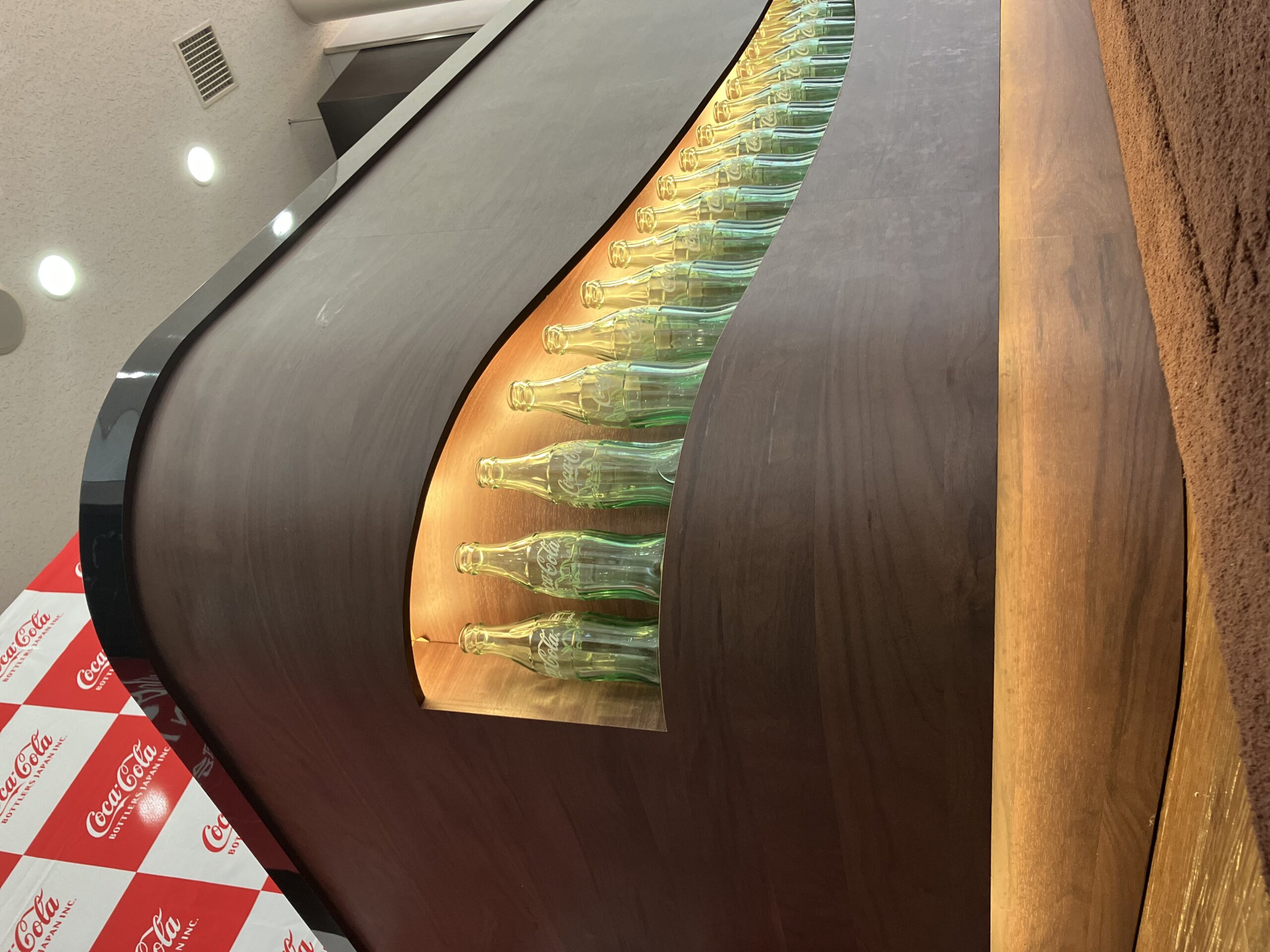 大阪・関西万博からやってきた！！ | えびの工場｜コカ・コーラ