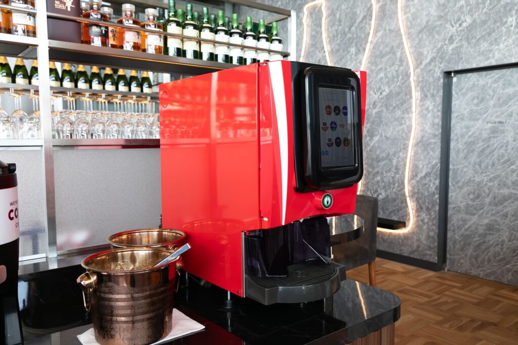 ラウンジ＆ダイニング_ディスペンサー1